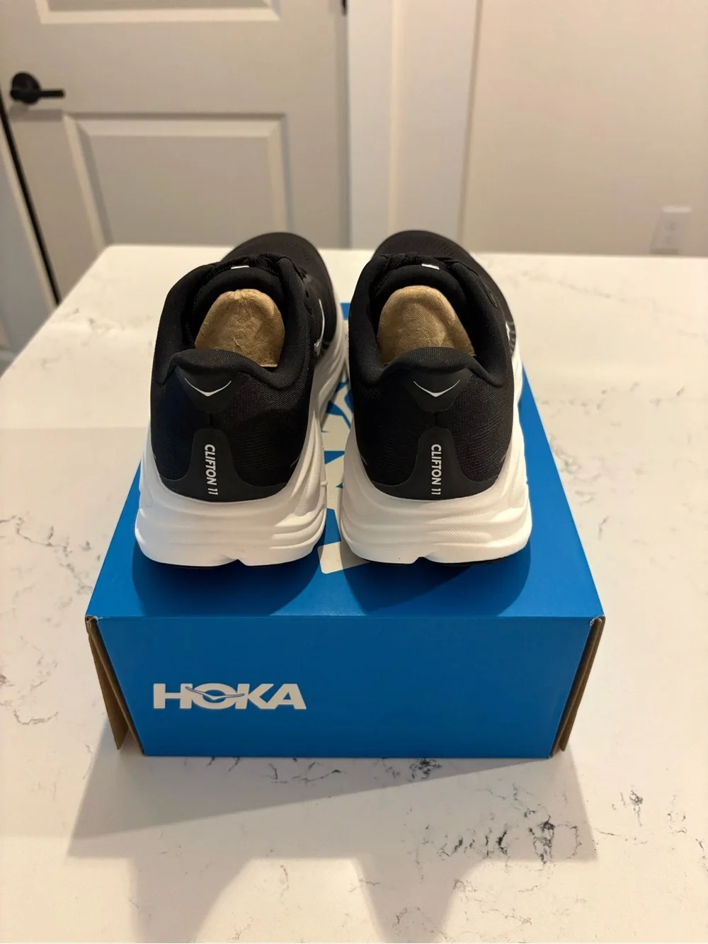 HOKA Clifton 11 Running Shoes